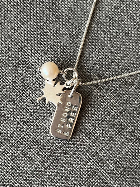 O CANADA Small Tag Cluster Necklace