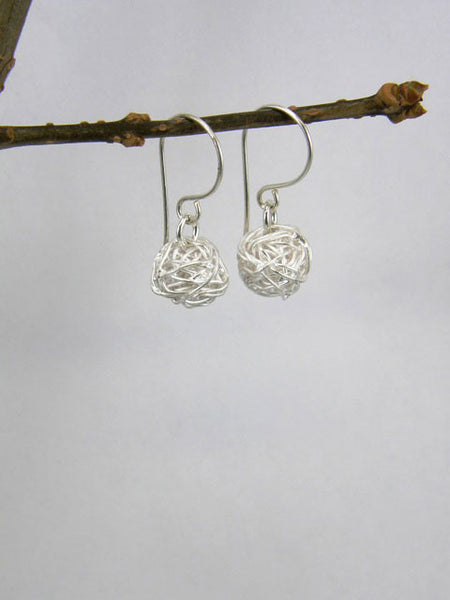 10mm silver yarn ball.